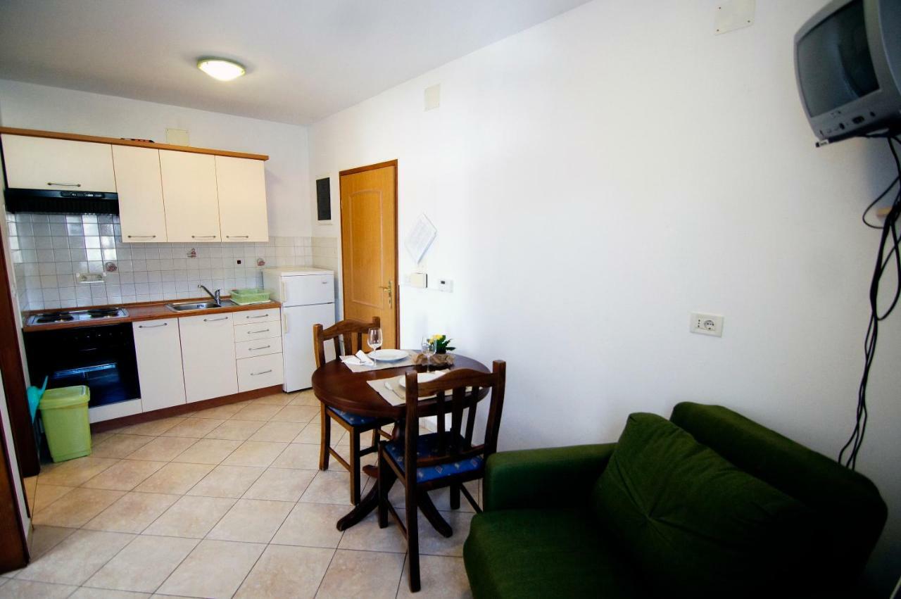 Apartments Ida Крес Екстериор снимка