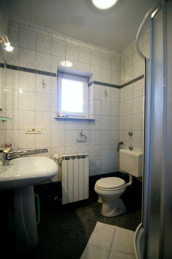 Apartments Ida Крес Екстериор снимка